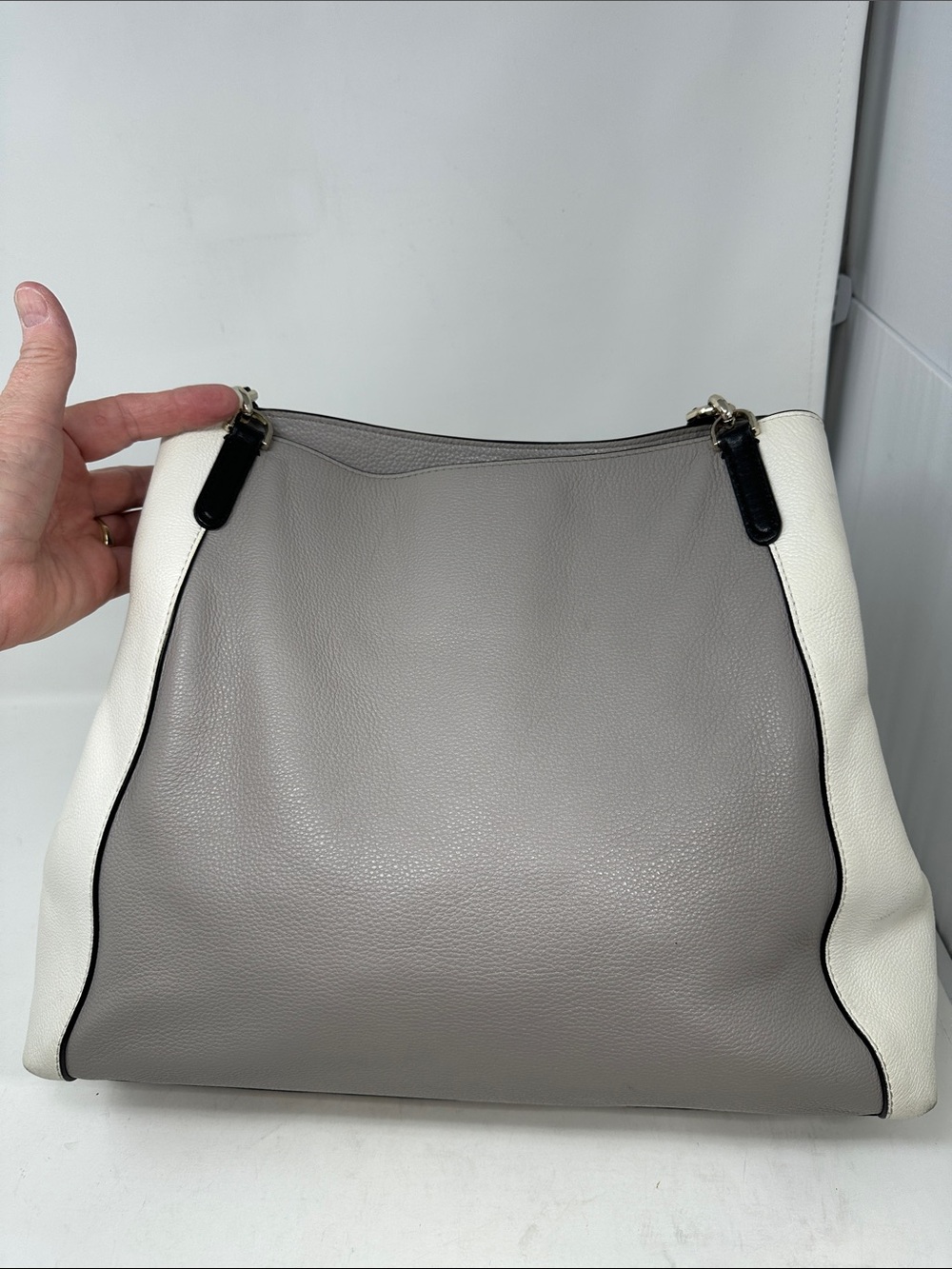 Kate Spade tote - Picture 3 of 10